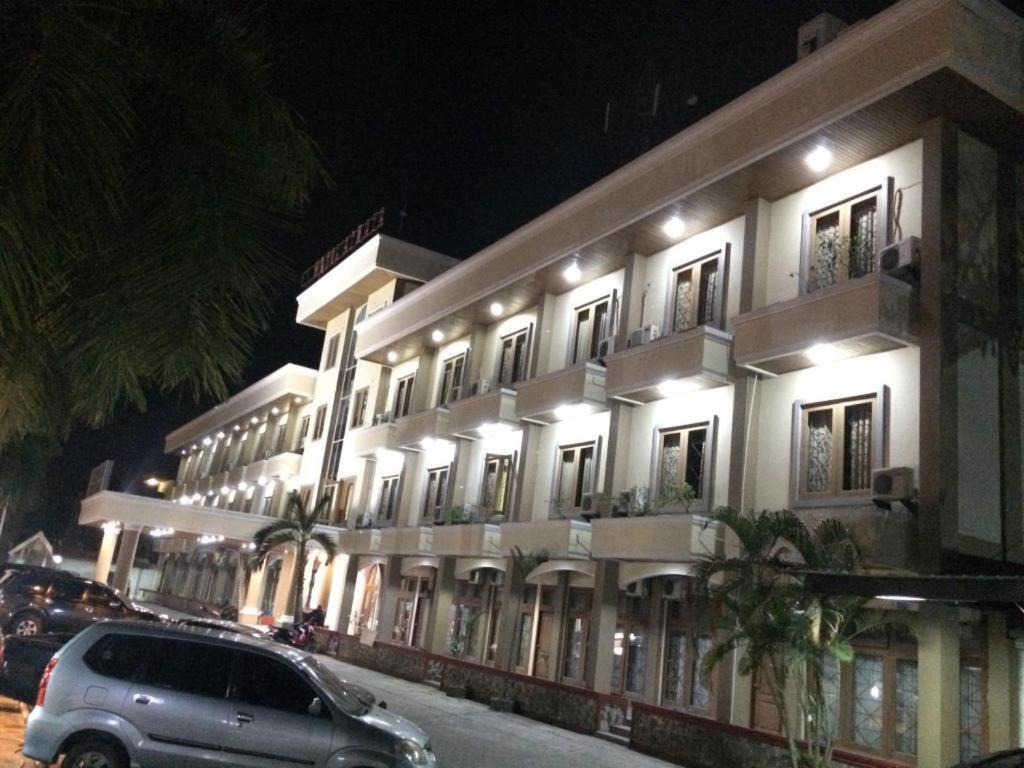 Athaya Hotel Kendari Ngoại thất bức ảnh