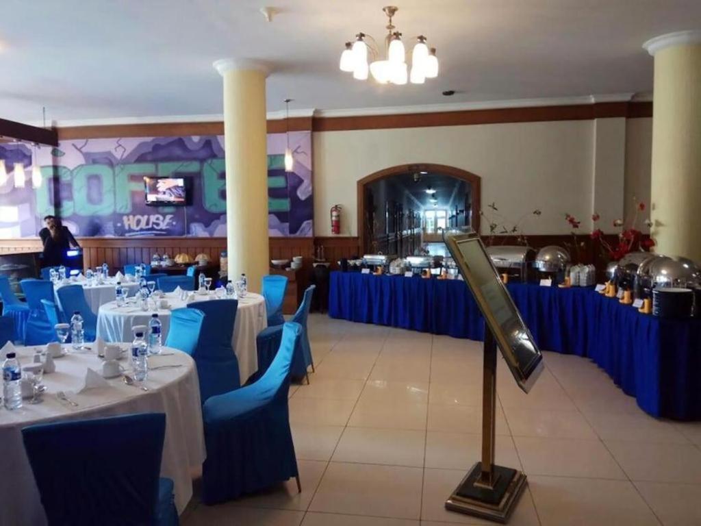 Athaya Hotel Kendari Ngoại thất bức ảnh