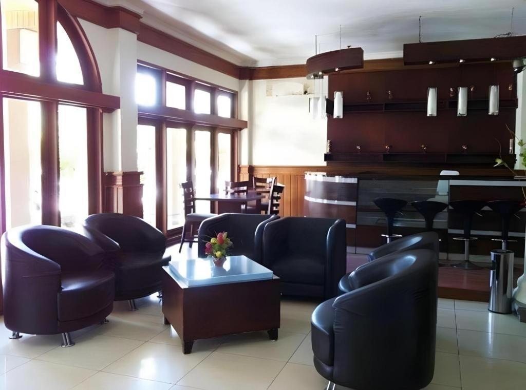 Athaya Hotel Kendari Ngoại thất bức ảnh
